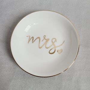 NWOT Mrs Ring Holder
